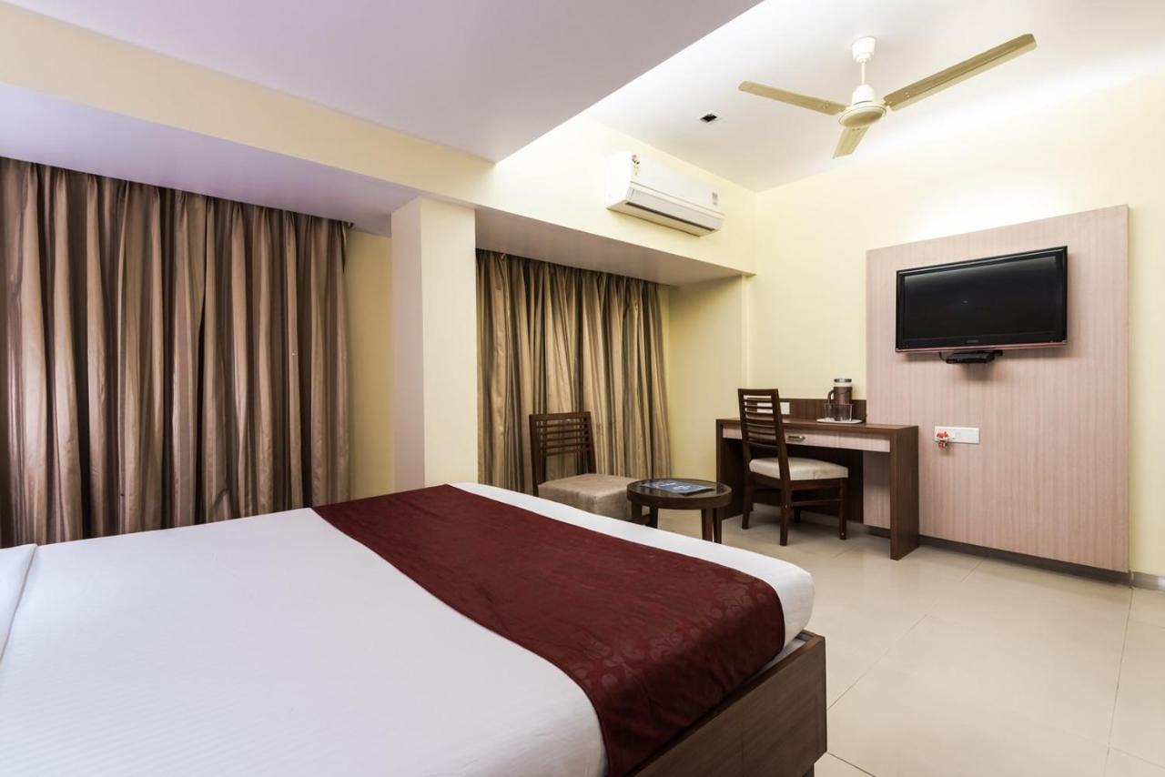 Hotel Aishwarya Residency Navi Mumbai Exterior foto