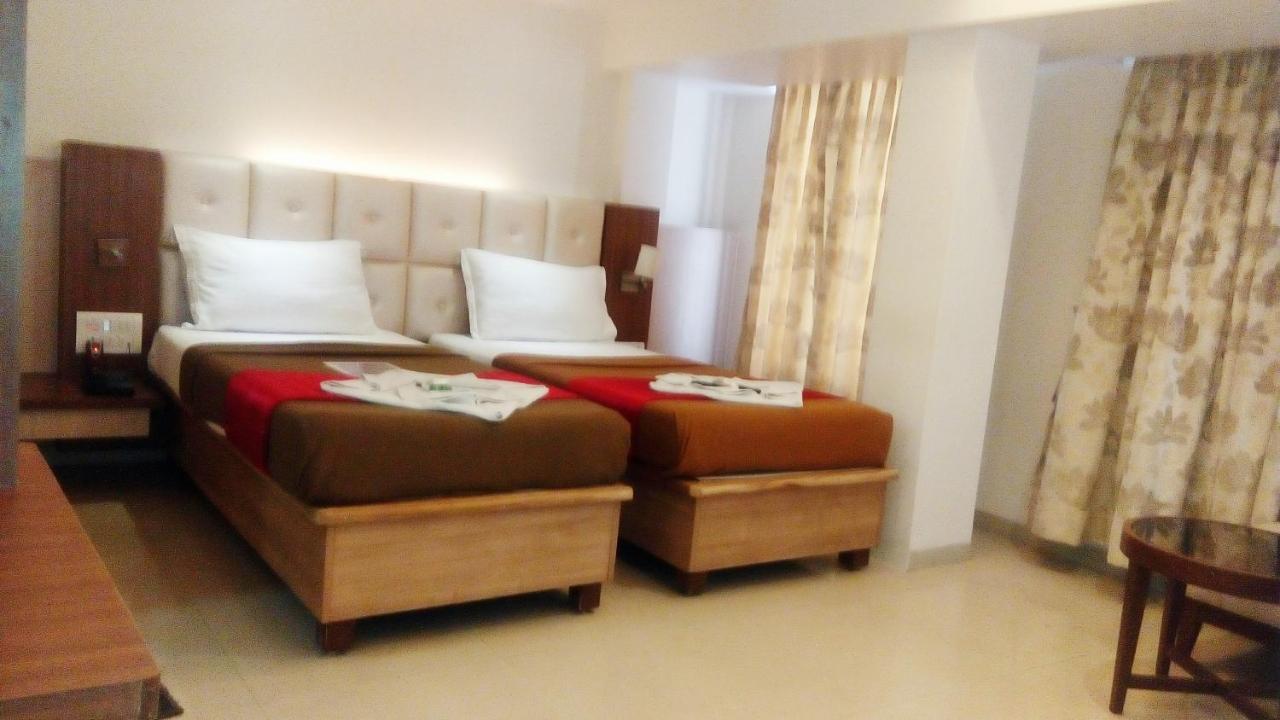 Hotel Aishwarya Residency Navi Mumbai Exterior foto